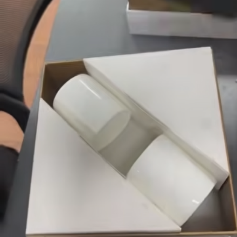 Bols en céramique et boîtes à couvercle supérieur et inférieur